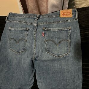 Mid Rise Levi Jeans